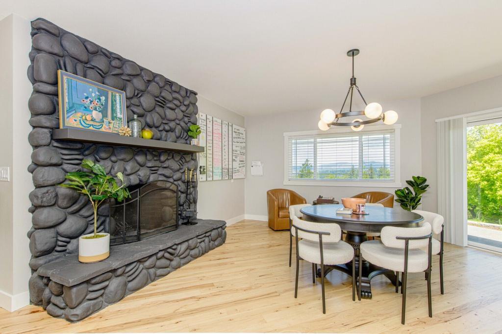 Gorgeview dining room
