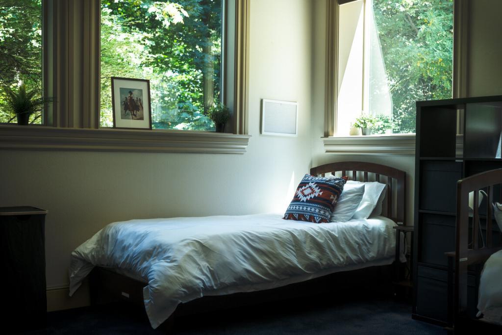 Whispering Heights Bedroom