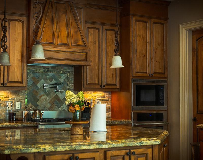 whispering heights kitchen